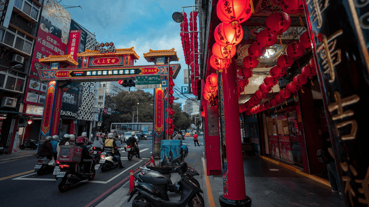 Embrace the Hustle and Bustle of Chinatown